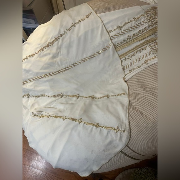 Kaftan Elegance two piece custom-made bridal kaftan- offwhite with gold - Picture 16 of 16
